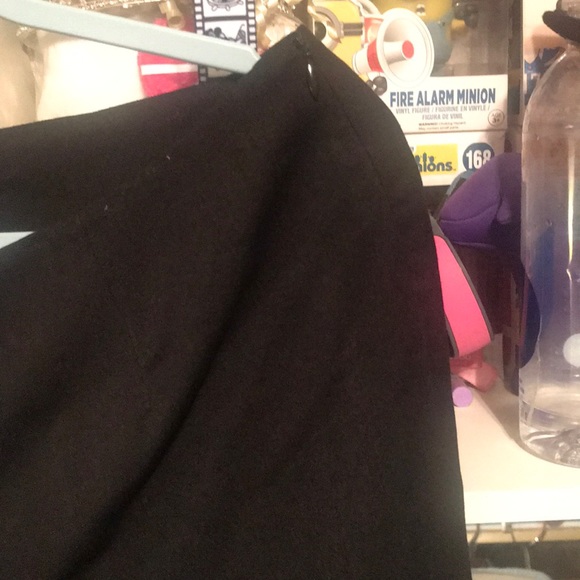 Brand new no tags pants - Picture 3 of 4